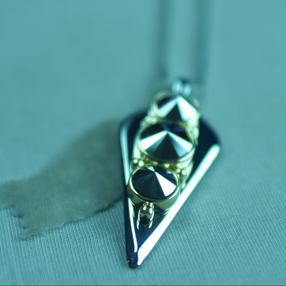 NWT henri bendel - Hematite and Gold Pendant